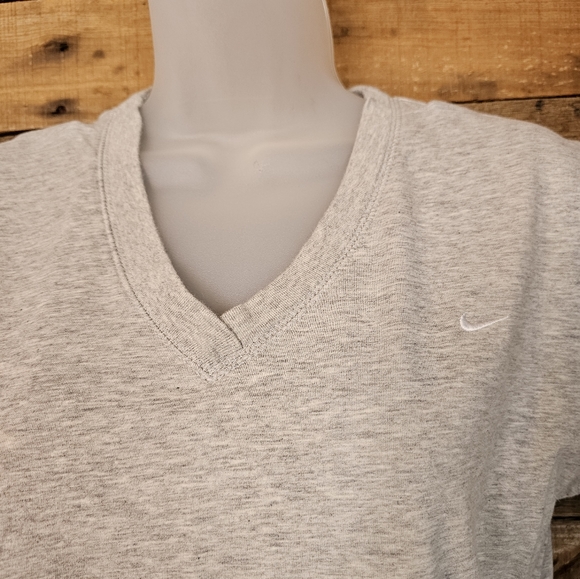 SALE-Nike women's Heather gray shirt sleeve top size L - Picture 4 of 11